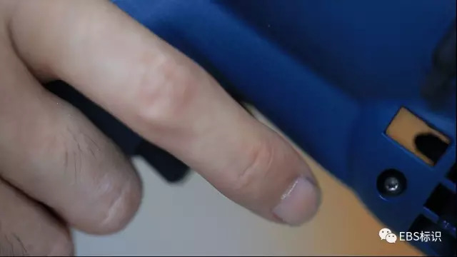 如何維護(hù)保養(yǎng)EBS250手持式噴碼機(jī)?