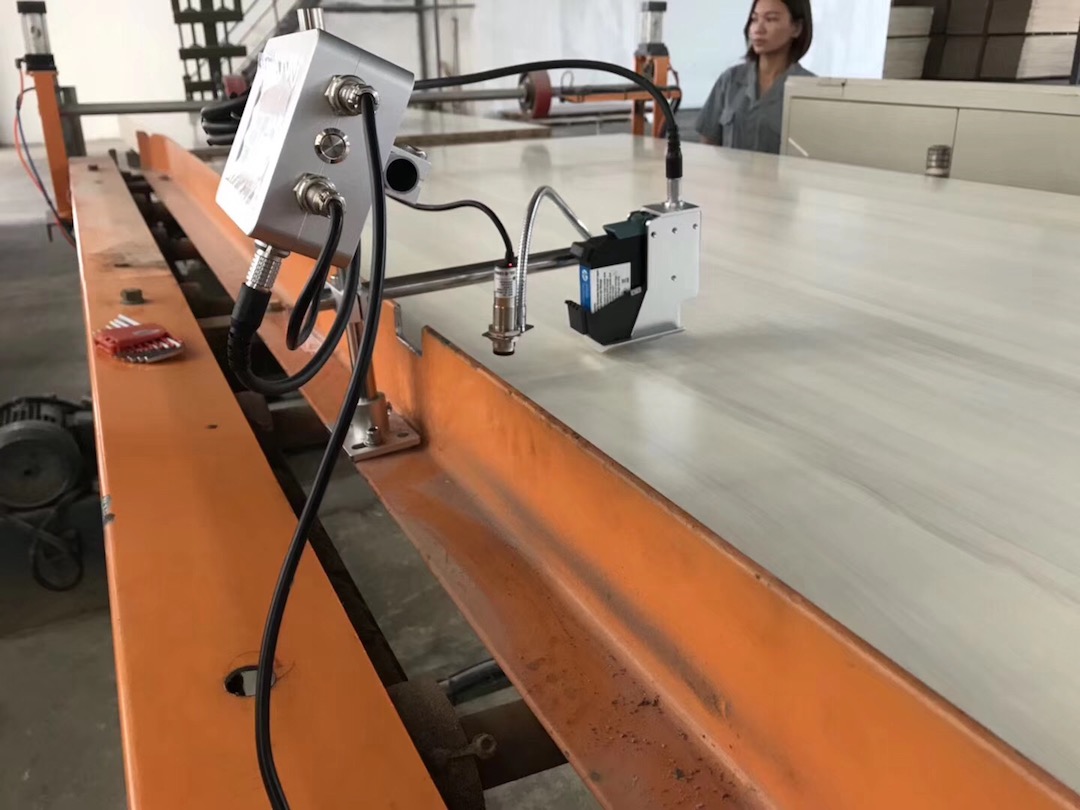 板材防偽？合肥依瑪噴碼機(jī)為平安樹(shù)輕松實(shí)現(xiàn)